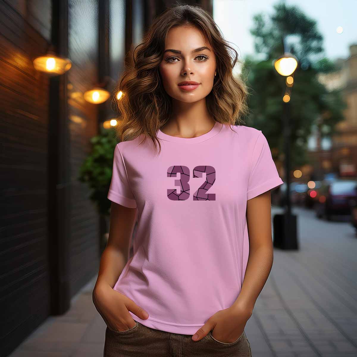 32 Number Women T-Shirt (Light Pink)